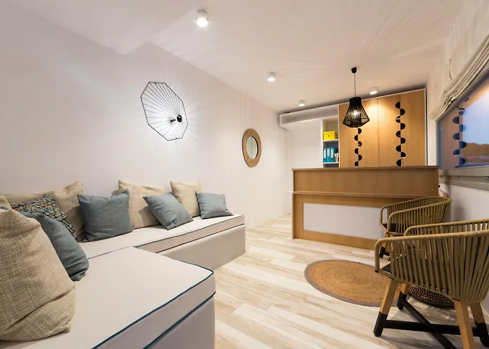 Osom Aparthotel Ornos (Mykonos)